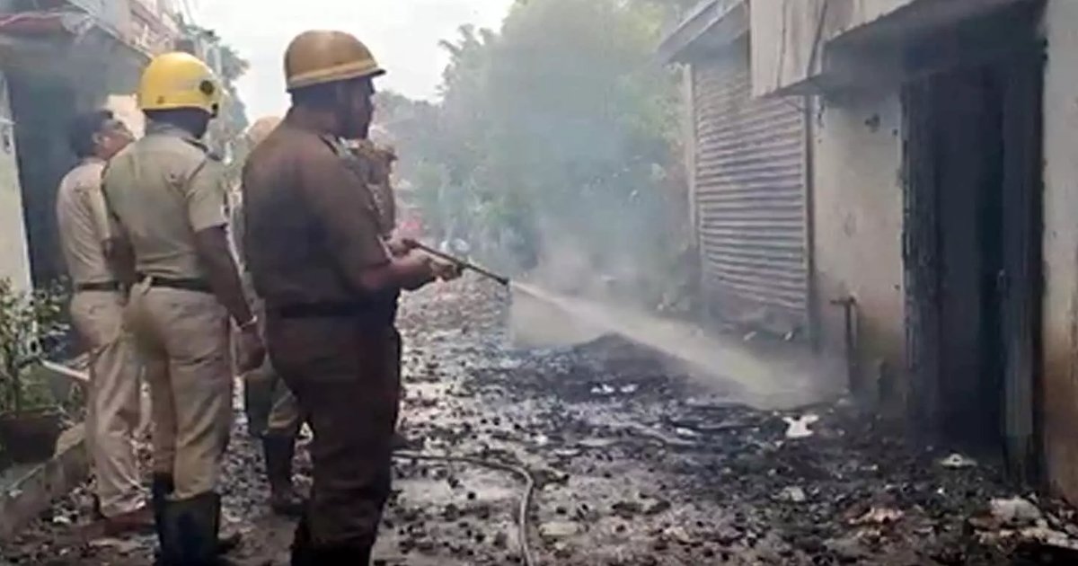 बारासात के नीलगंज में बड़ा हादसा: पुलिस चौकी में अचानक लगी आग, इलाके में दहशत